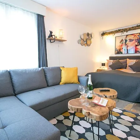 Spirit Apartments - Studio 1 Und 2 - Kueche - Parkplatz Engelberg Extérieur photo
